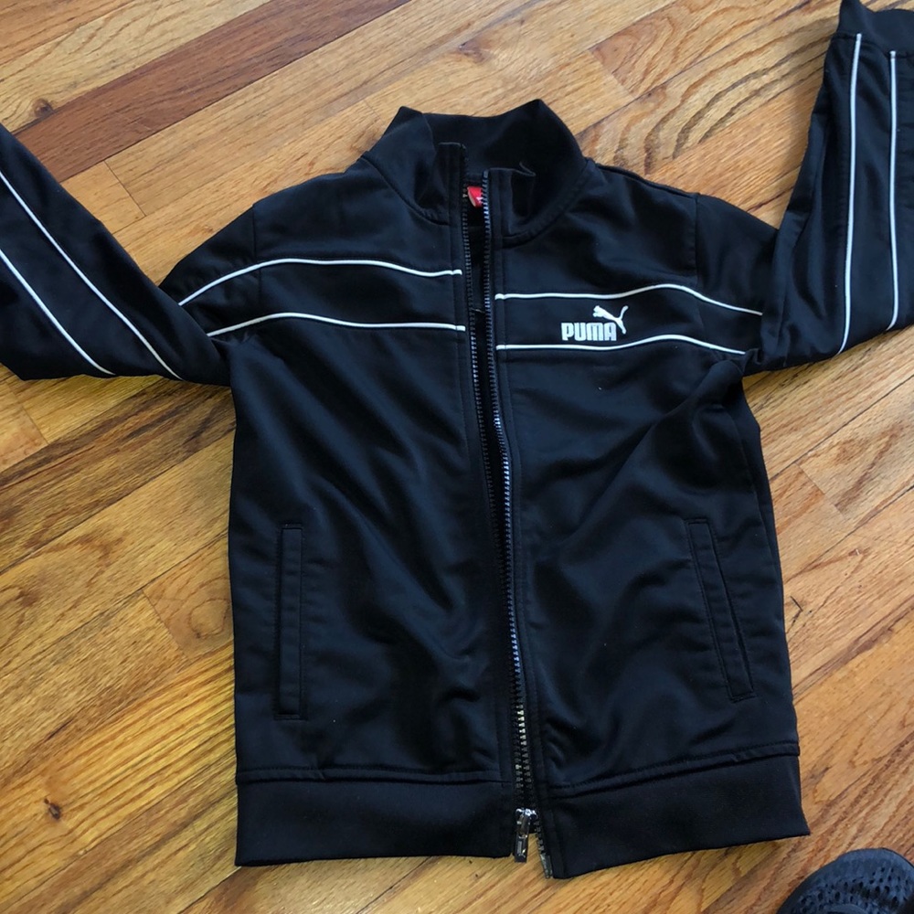 Boys Puma track jacket size 6 great cond. Black